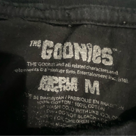 The Goonies Truffle Shuffle graphic shirt size medium (G1) - Picture 5 of 6